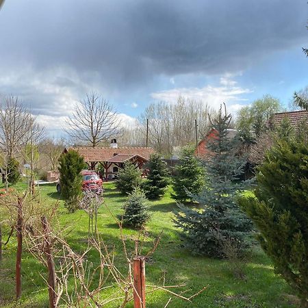 Almosdi Topart Vendeghaz Bagian luar foto