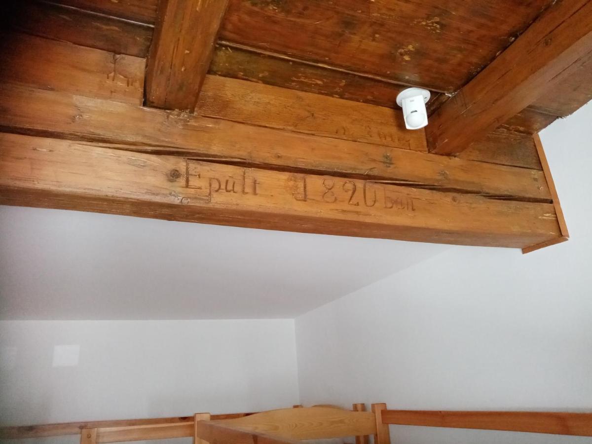Almosdi Topart Vendeghaz Bagian luar foto