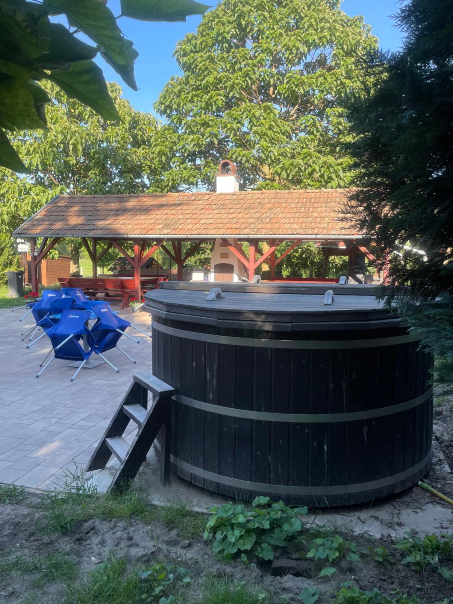 Almosdi Topart Vendeghaz Bagian luar foto